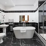 Albany Hotel